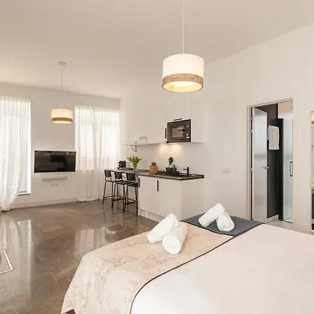 Isg Zaragoza-free Parking * Seville