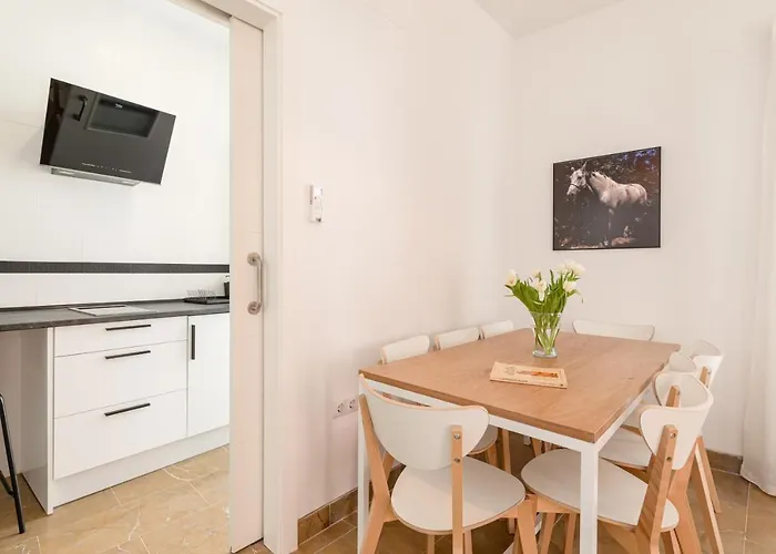 Isg Zaragoza-free Parking Apartament Sewilla